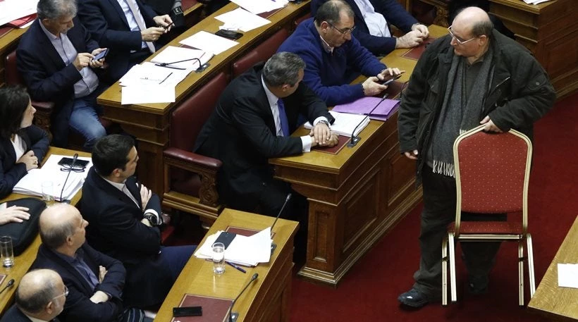 Πάλι στα χαρακώματα ΣΥΡΙΖΑ και ΑΝΕΛ – «Πλακώνονται» για τα Θρησκευτικά